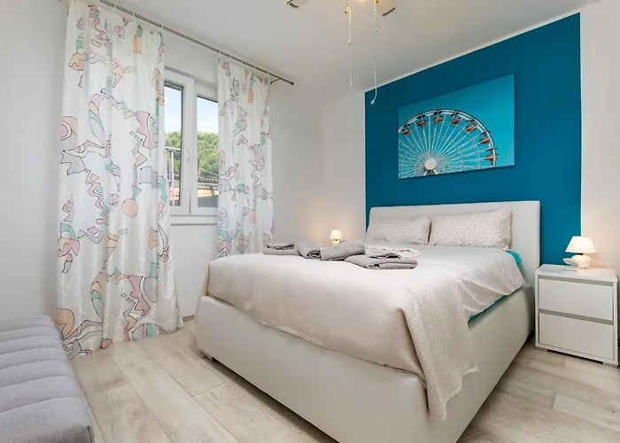 Two-Bedroom App \'Castegner\' With Garden & Free Parking