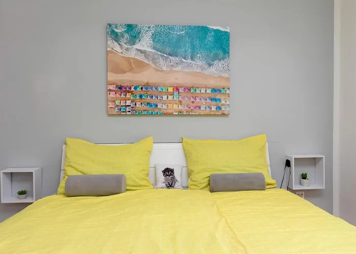 Two-Bedroom App \'Castegner\' With Garden & Free Parking