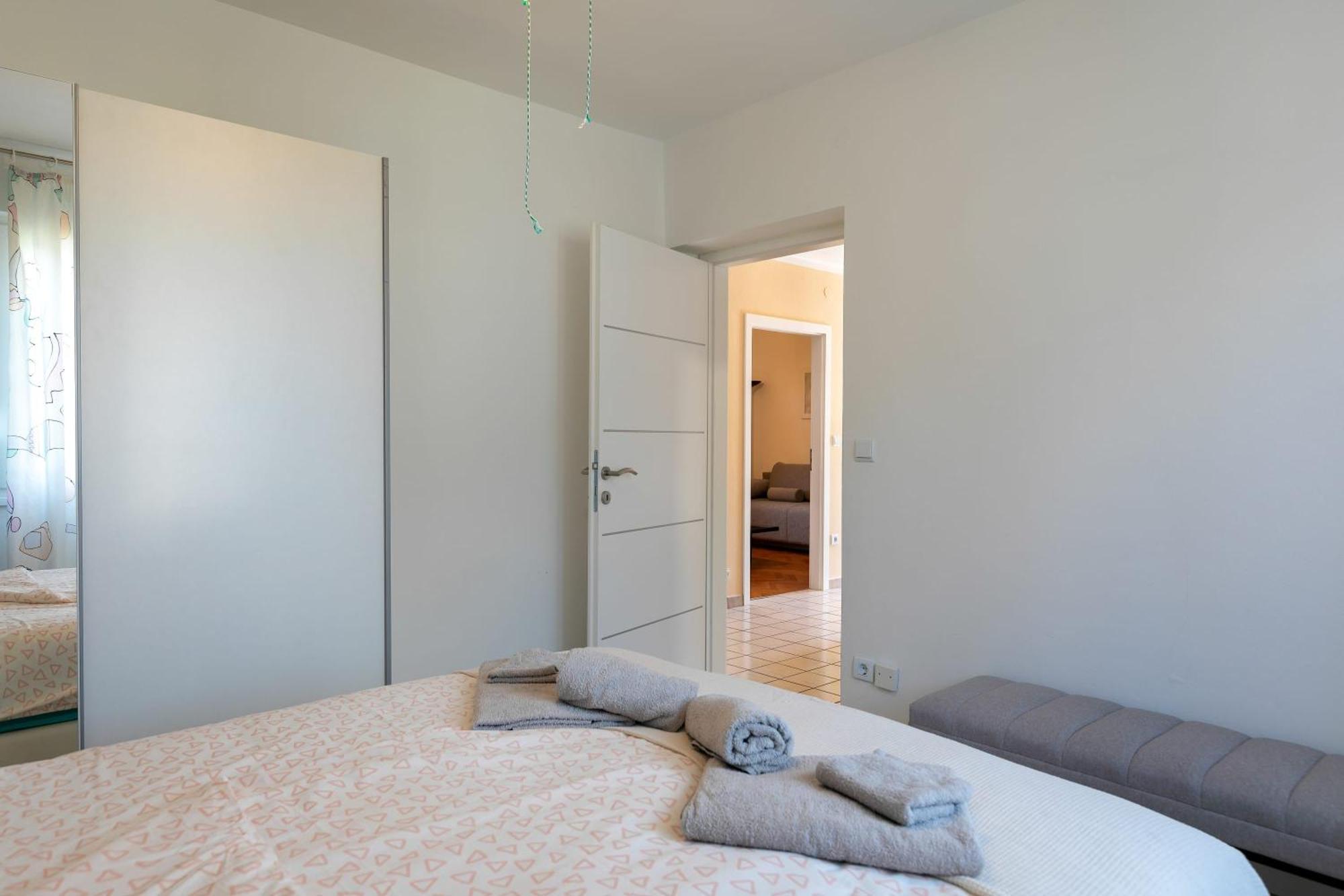 Two-bedroom App 'castegner' With Garden & Free Parking Appartamento *