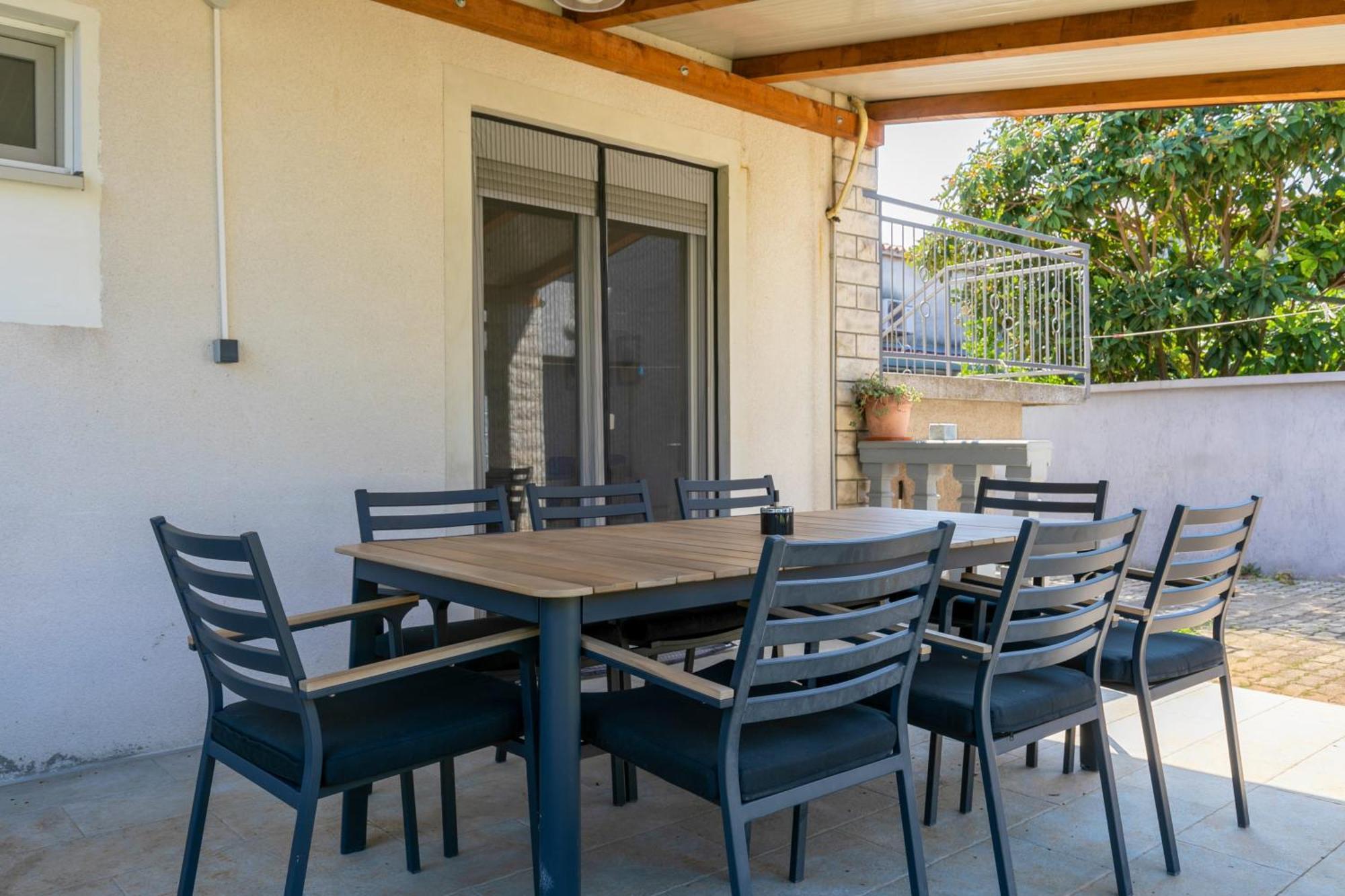 Two-bedroom App 'castegner' With Garden & Free Parking Appartamento